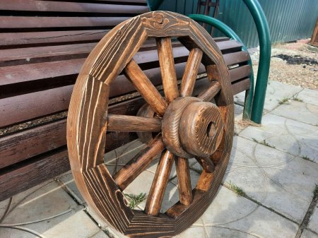 Колесо телеги Джеймс Уэбб