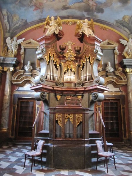 Клементинум зеркальная капелла