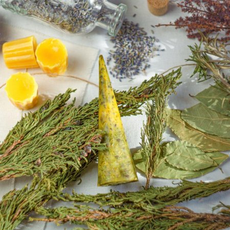 Восковые свечи с травами