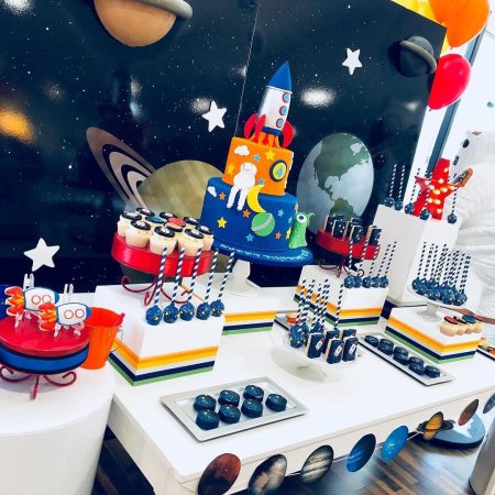 Детский день рождения в стиле космос