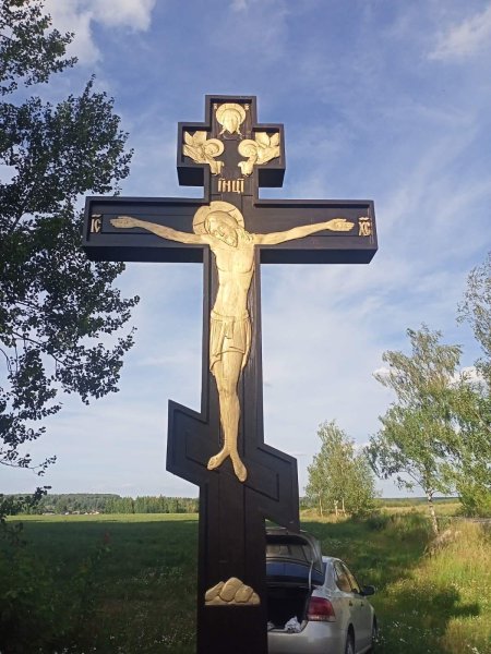 Дубовый крест на могилу