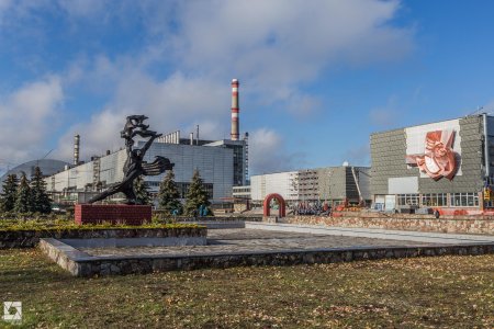 Кинотеатр Прометей Припять статуя