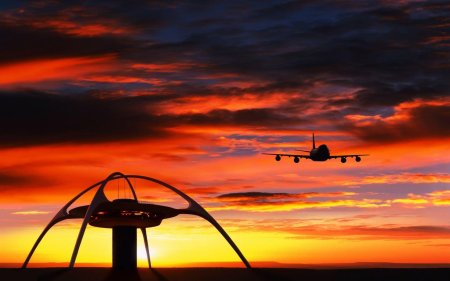 Самолет на закате