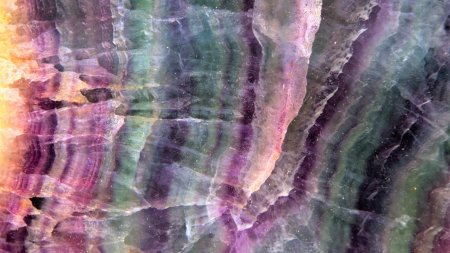 Радужный флюорит