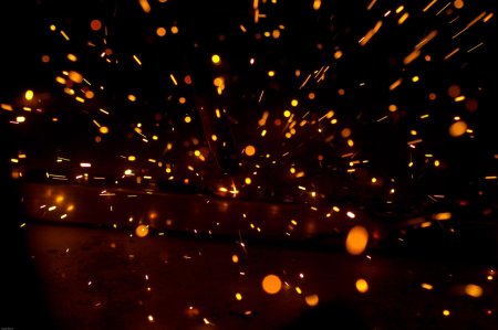 Блики искры