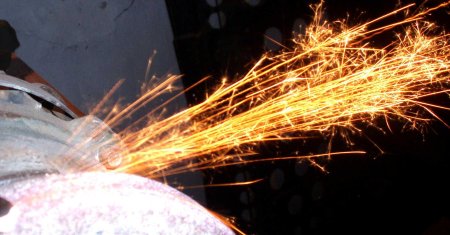 Искры металла