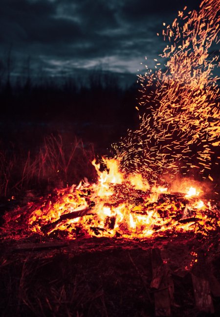 Огонь костер