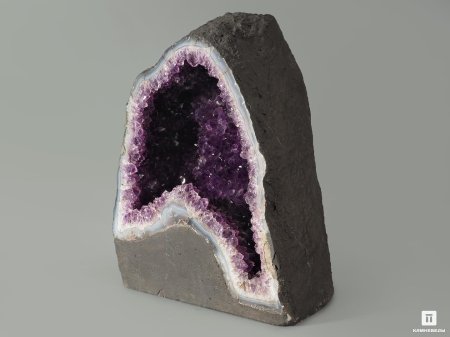 Радужный аметист жеода