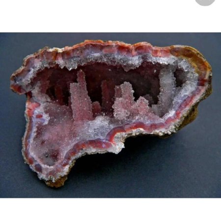 Минерал агат жеода