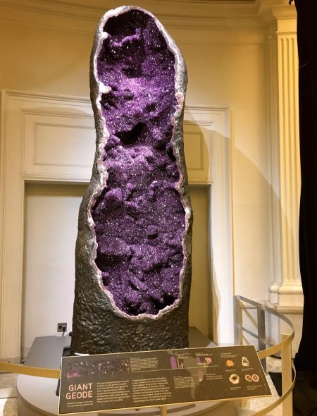 Аметистовая жеода