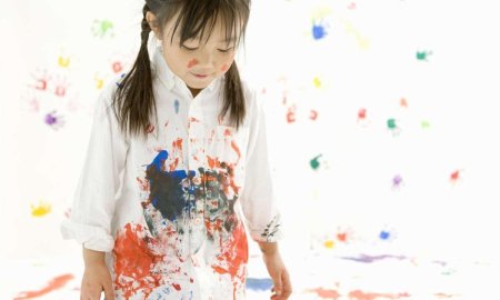 Одежда в краске испачкана