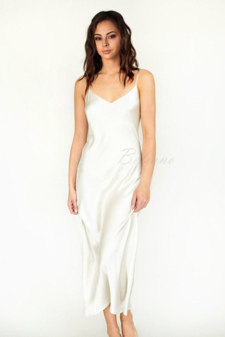 Белое шелковое платье на бретельках