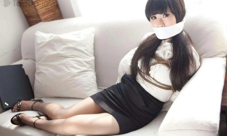 Связанная китаянка