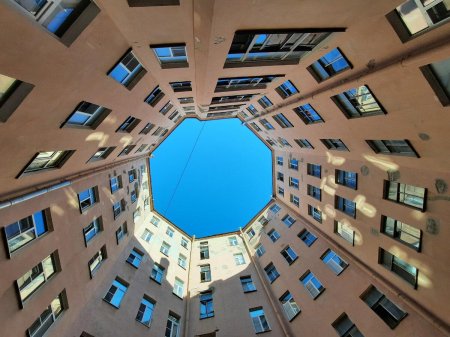 Двор-колодец Иоффе Санкт-Петербург