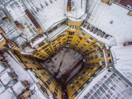 Дворы-колодцы в Санкт-Петербурге