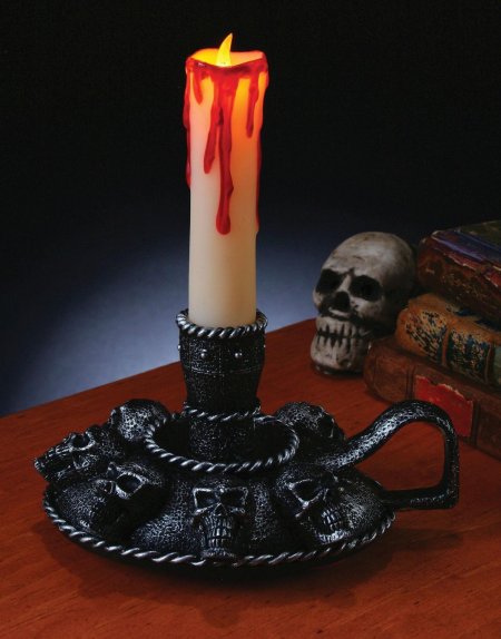 Свеча в подсвечнике