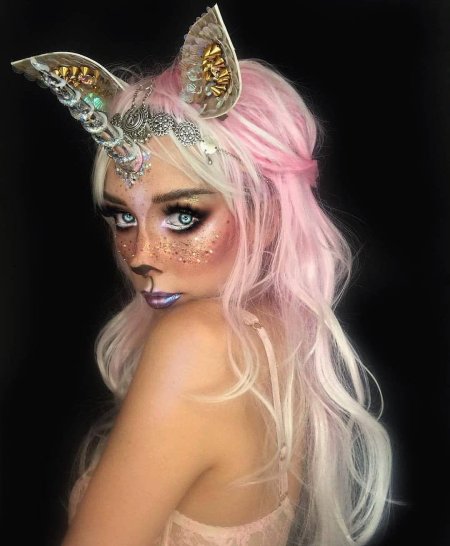 Хеллоуинский единорога Гримм