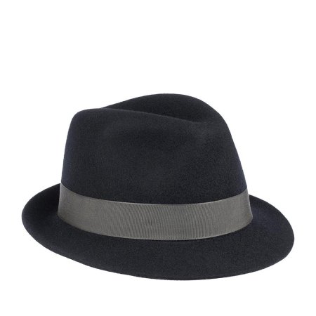 Мужская шляпа с лентой