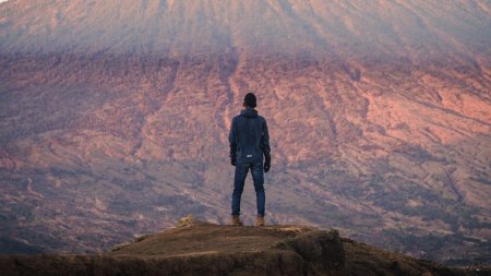 Парень в горах