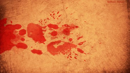 Старая бумага с пятнами крови