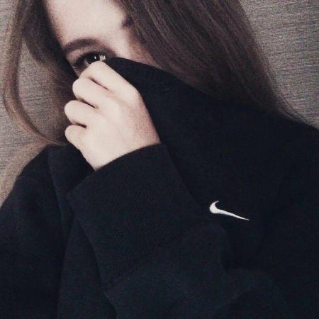 Девушки с закрытом лицом