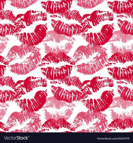 Отпечатки губ на бумаге