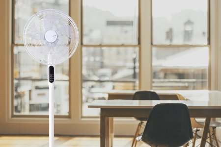 Окно в офисе