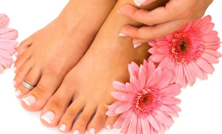 Маникюр и педикюр