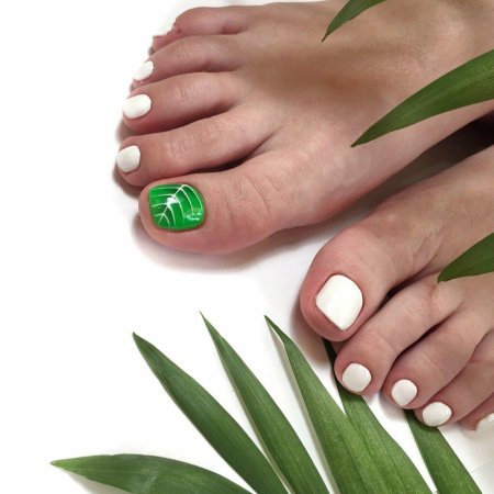 Маникюр и педикюр