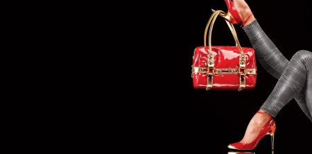 Девушка с сумкой