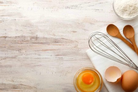 Кухонный стол сверху для выпечки