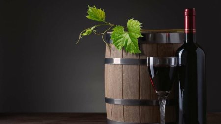 Бутылка с вином