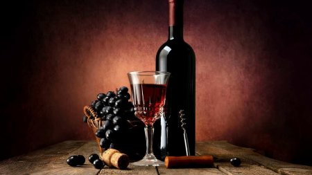 Натюрморт с вином