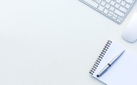 Белый стол сверху