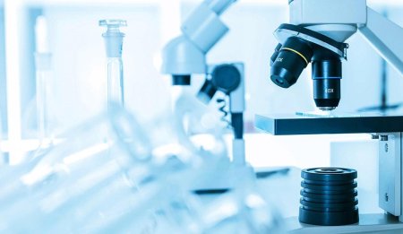 Микроскоп для лабораторных исследований