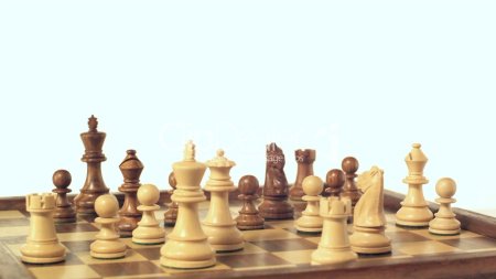 Рамка с шахматными фигурами