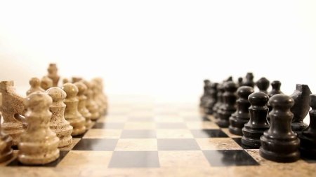 Игра в шахматы