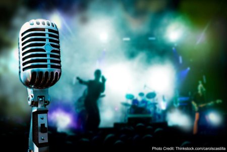 Фон с микрофоном