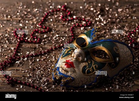 Карнавальная маска