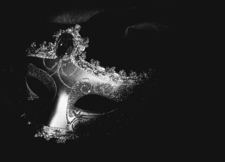 Маска маскарадная "черная"