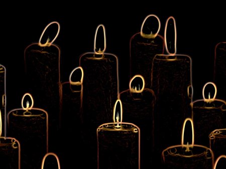 Свеча на черном фоне