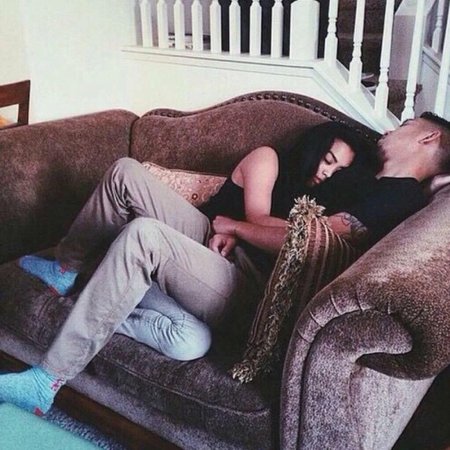 Девушка с парнем на двинае