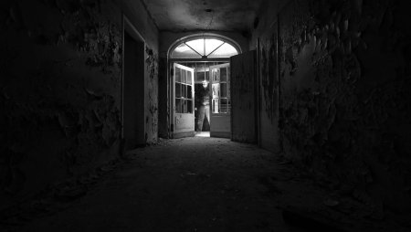 Мрачное помещение