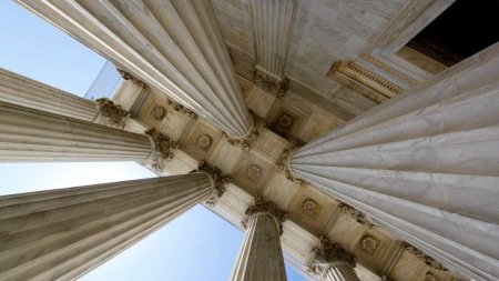 Колоннада снизу