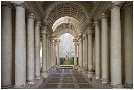 Галерея Борромини в палаццо спада