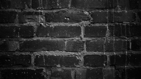 Черные кирпичи