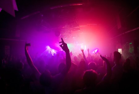 Клубное освещение