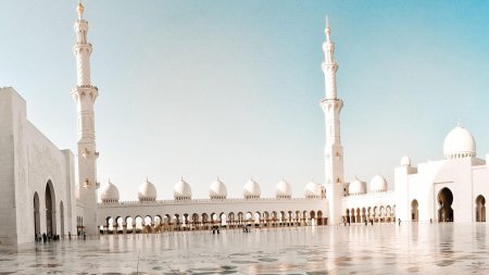 Белая мечеть в Абу-Даби