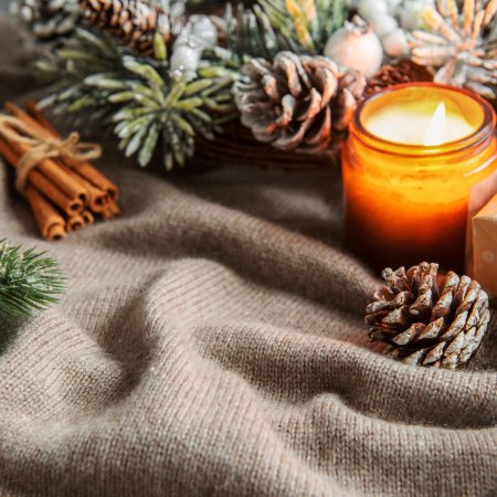 Свечи и подсвечники