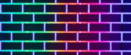 Неоновая кирпичная стена